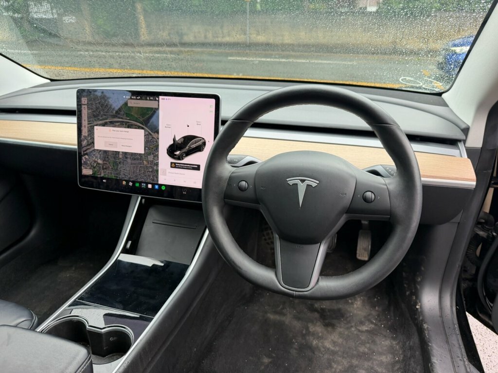 Tesla Model 3 Saloon Black #4
