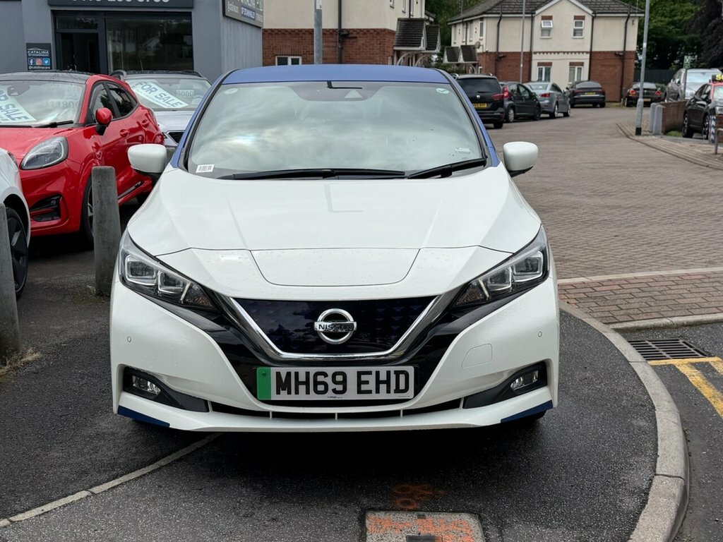 Nissan Leaf Hatchback White #2