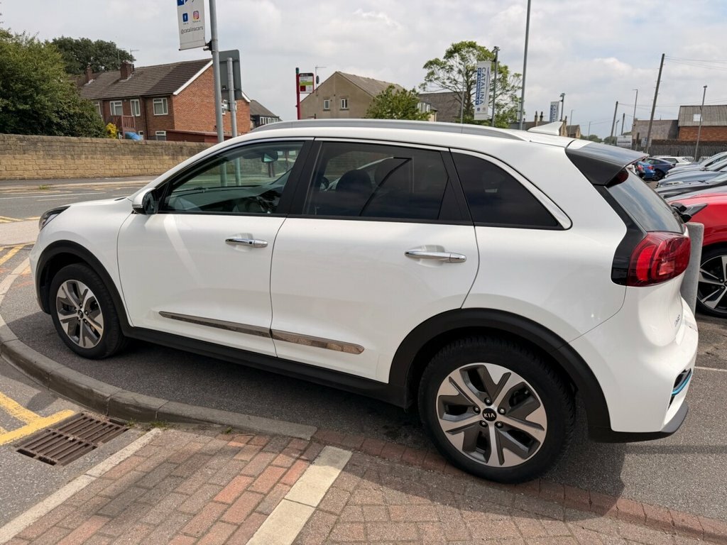 Kia e-Niro Suv White #3