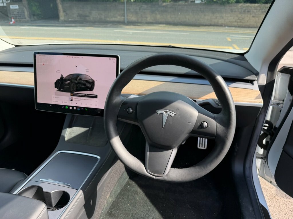 Tesla Model 3 Saloon MJ23JZV White #3