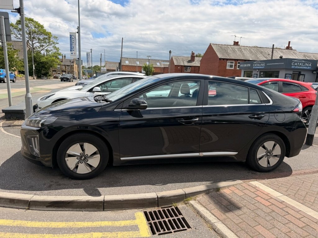 Hyundai Ioniq 1.6L Premium Black #5