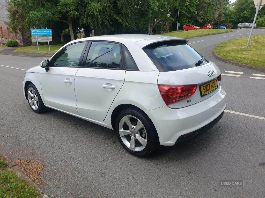 Audi A1 1.6 Tdi Sport SW17HGE White #3