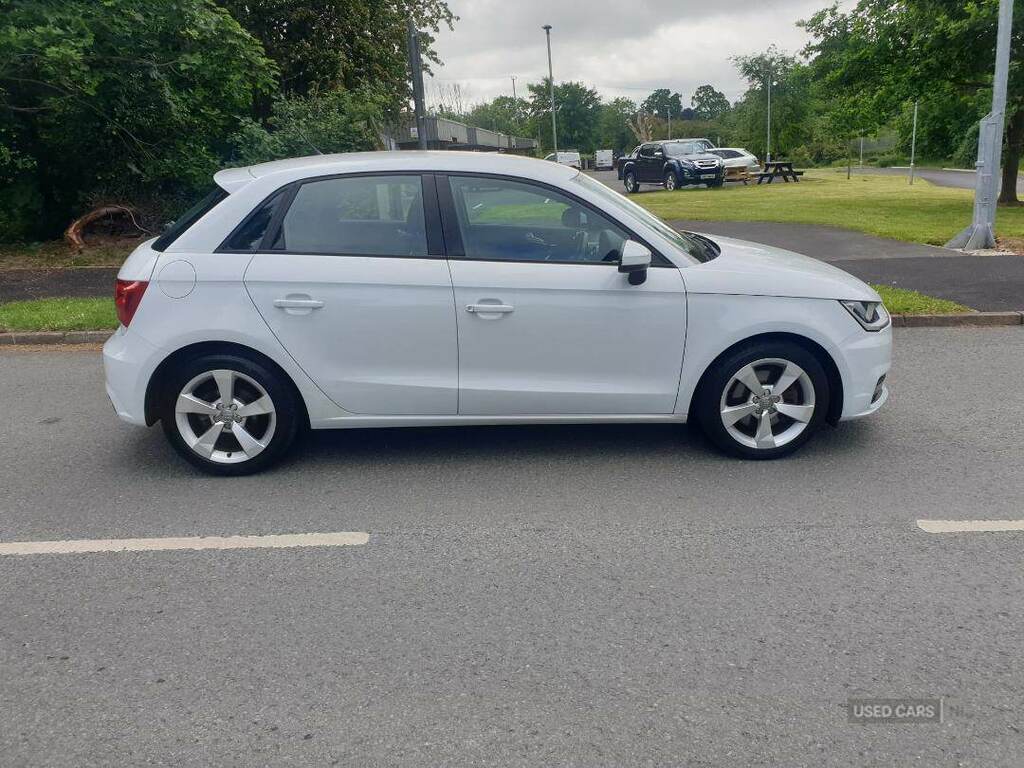 Audi A1 1.6 Tdi Sport SW17HGE White #4