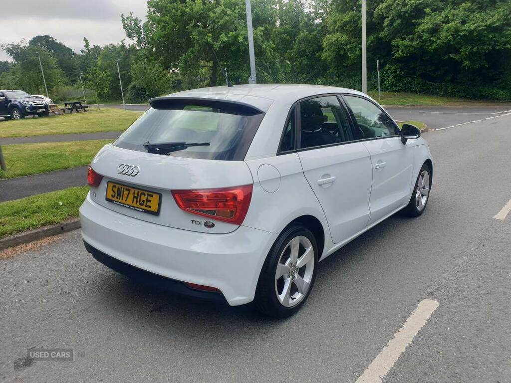 Audi A1 1.6 Tdi Sport SW17HGE White #5