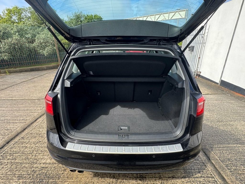 Volkswagen Golf SV 1.4L Se Black #5