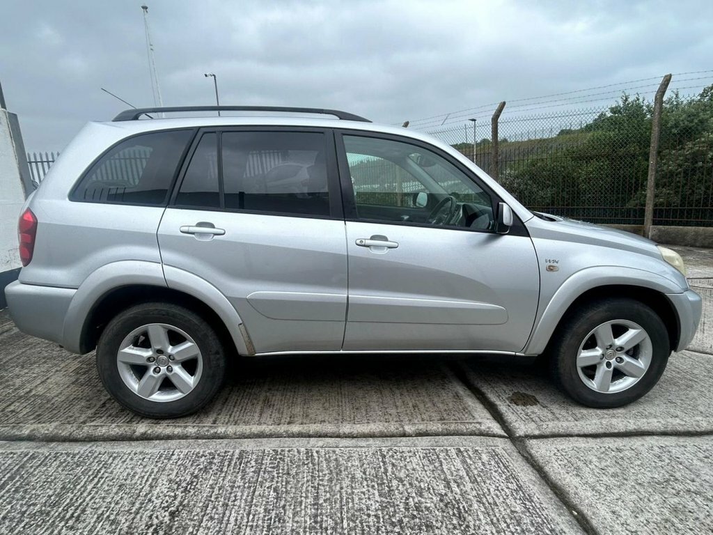 Toyota Rav 4 Suv 2.0 Vvt-i Xt5 4Wd 200505 Silver #11