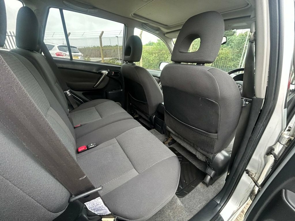 Toyota Rav 4 Suv 2.0 Vvt-i Xt5 4Wd 200505 Silver #15