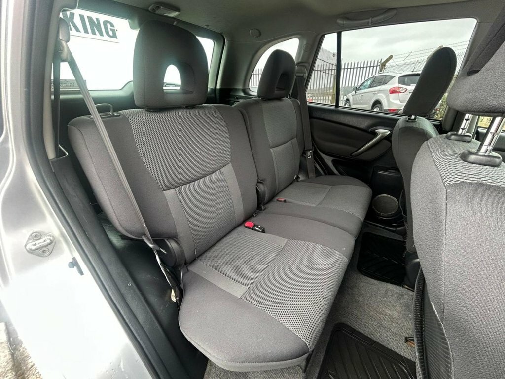 Toyota Rav 4 Suv 2.0 Vvt-i Xt5 4Wd 200505 Silver #14