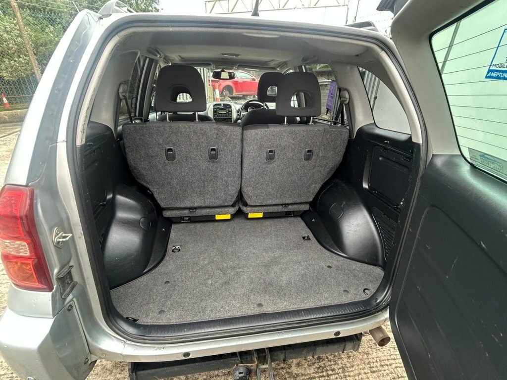 Toyota Rav 4 Suv 2.0 Vvt-i Xt5 4Wd 200505 Silver #8