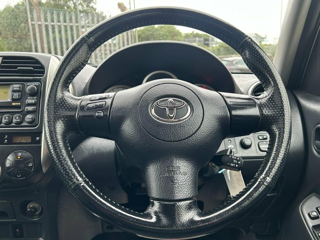 Toyota Rav 4 Suv 2.0 Vvt-i Xt5 4Wd 200505 Silver #23