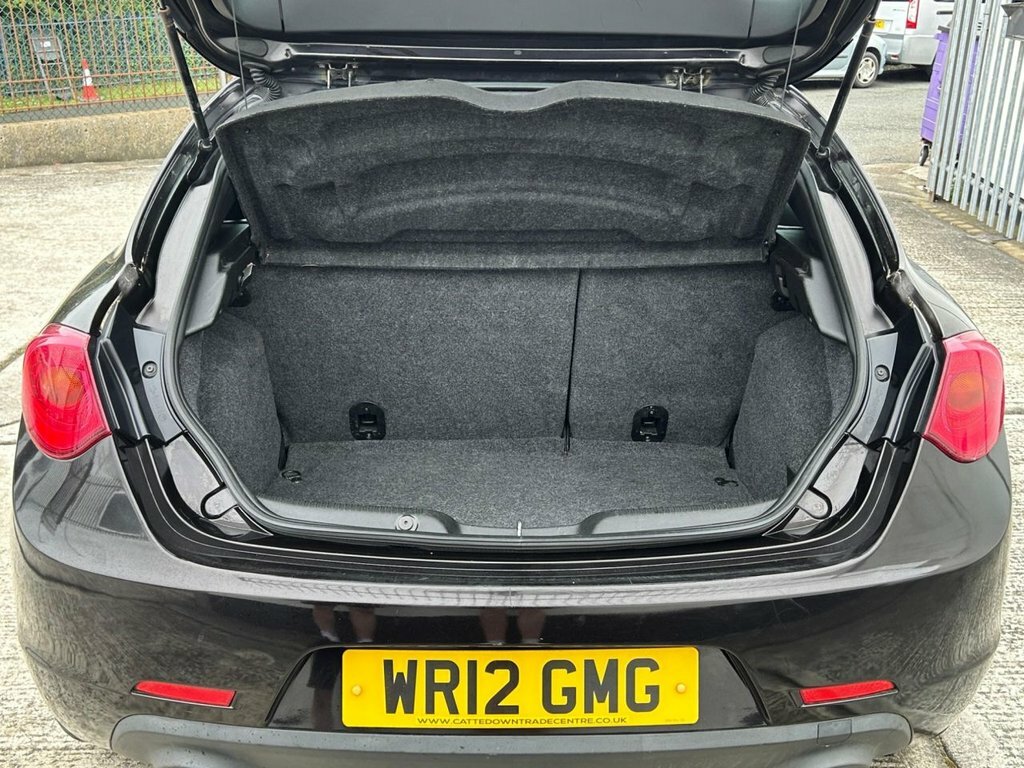 Alfa Romeo Giulietta Hatchback Black #5