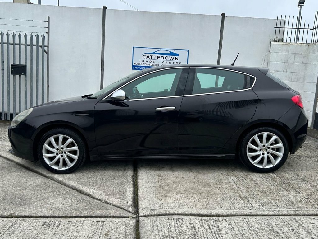Alfa Romeo Giulietta Hatchback Black #2