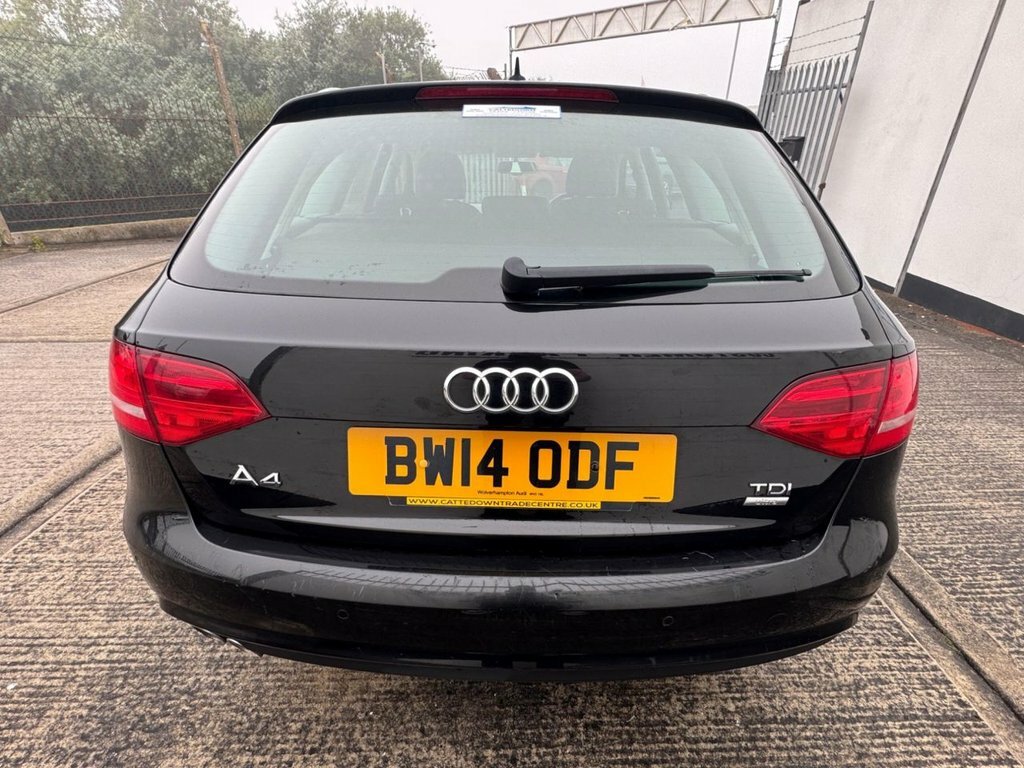 Audi A4 Avant 2L Se Technik Black #4