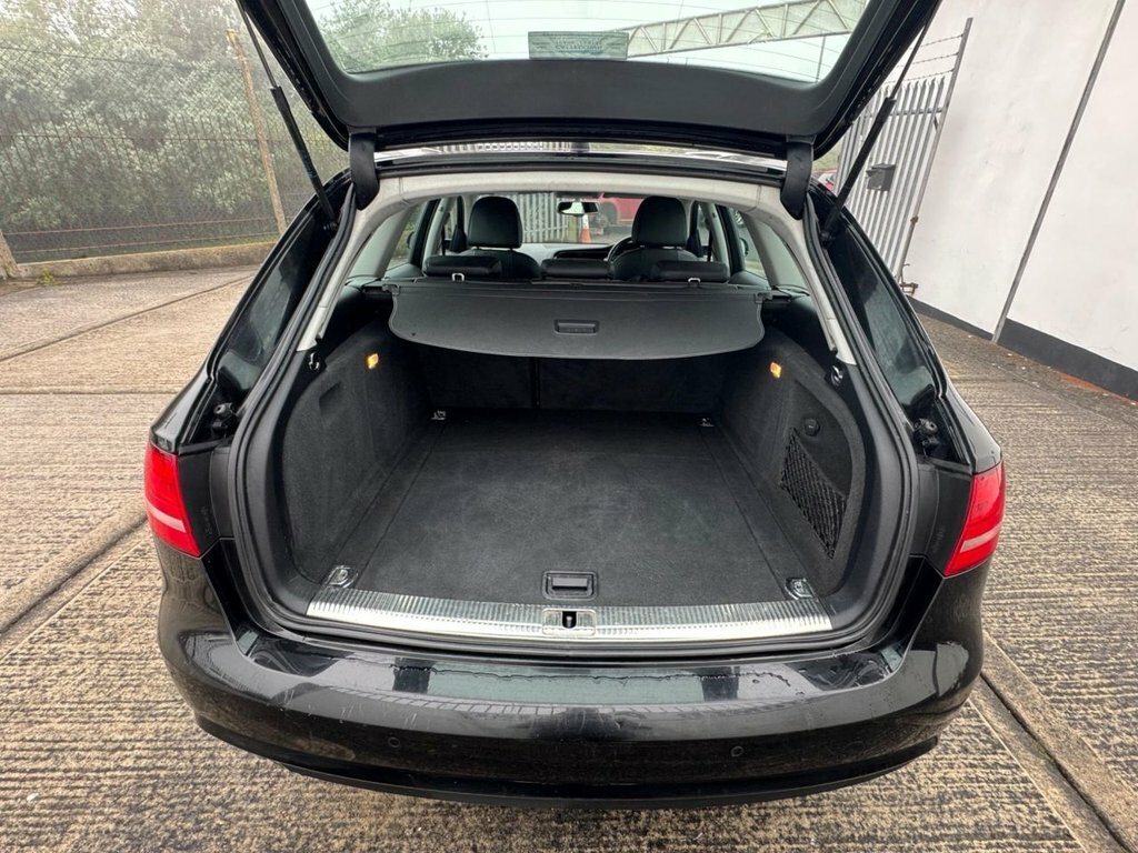 Audi A4 Avant 2L Se Technik Black #6