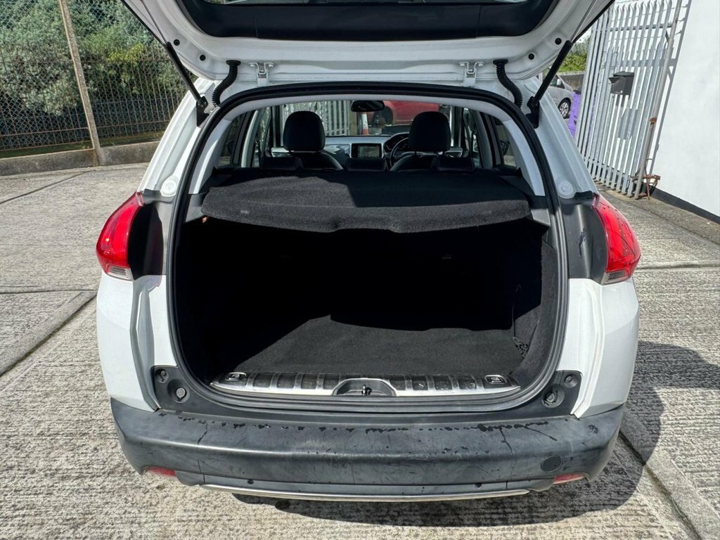 Peugeot 2008 1.6L Feline YS15UUR White #5
