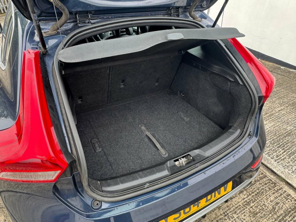 Volvo V40 2L R-design Nav YS64DNV Blue #6
