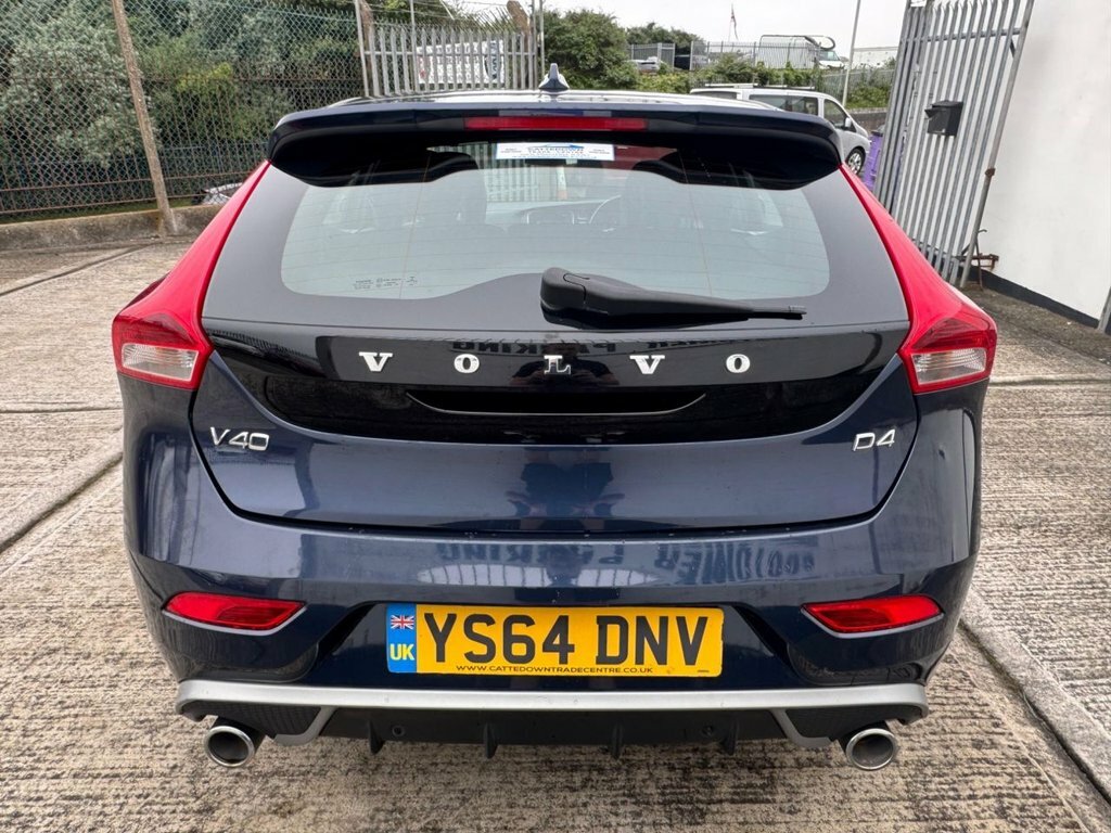 Volvo V40 2L R-design Nav YS64DNV Blue #4