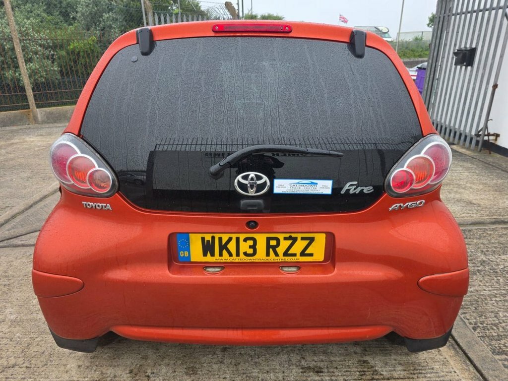 Toyota Aygo 1L Fire Orange #4