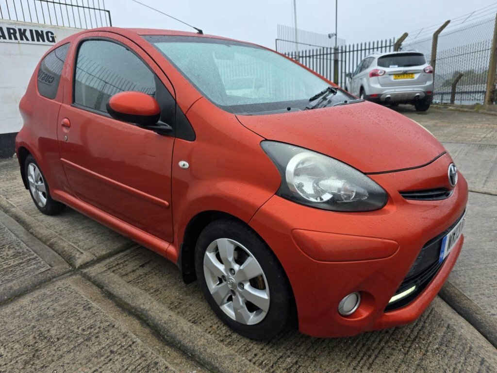 Toyota Aygo Hatchback White #9