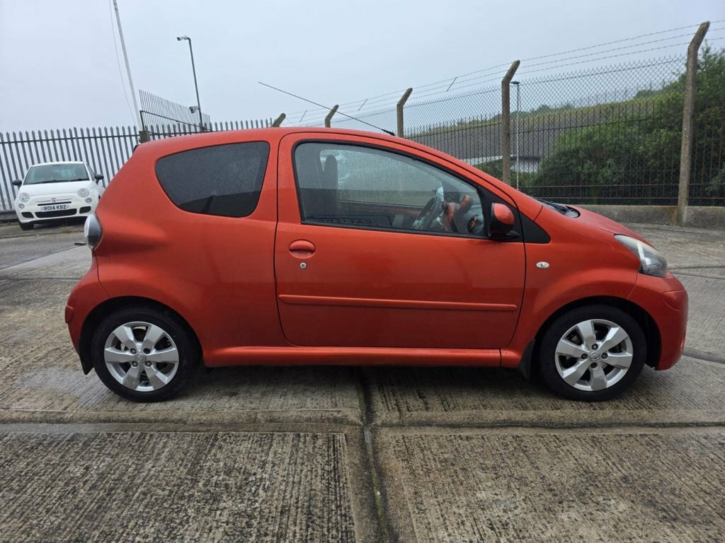Toyota Aygo Hatchback White #8