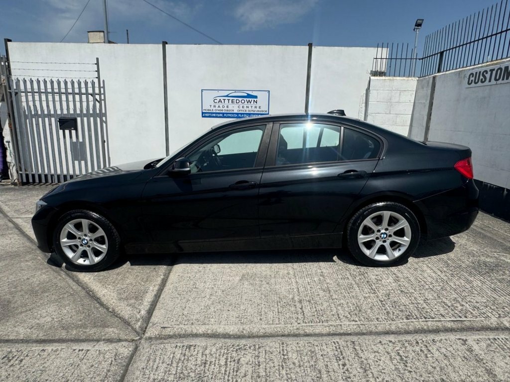 BMW 3 Series 2L Es Black #2