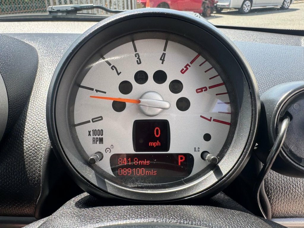 Mini Countryman Cooper S White #35