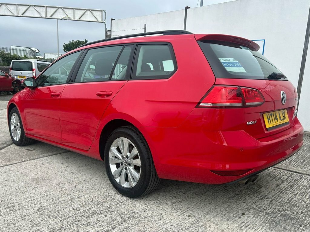 Volkswagen Golf 2L Se Red #3