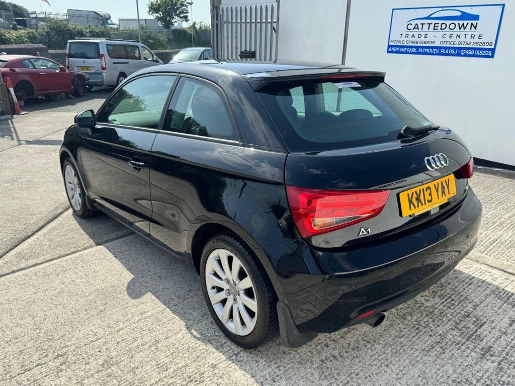 Audi A1 1.6L Sport Black #3