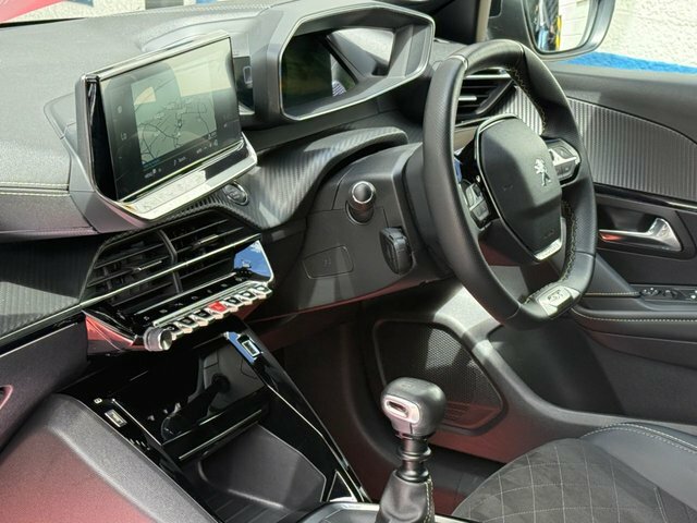 Peugeot 208 1.2 Puretech 100 Allure Black #52
