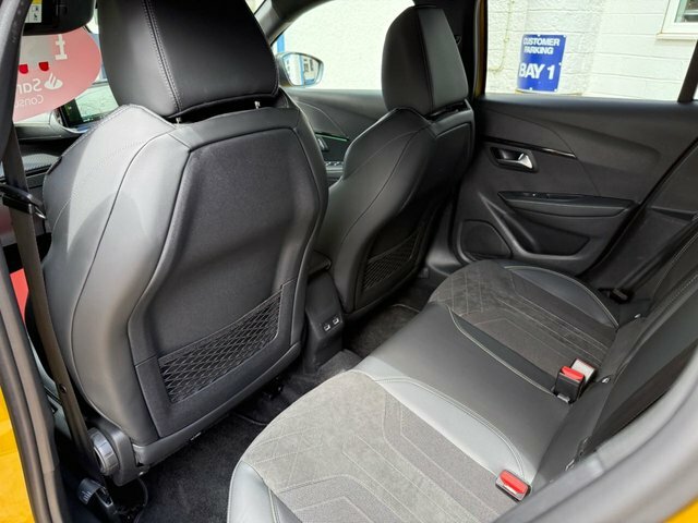 Peugeot 208 1.2 Puretech 100 Allure Black #41