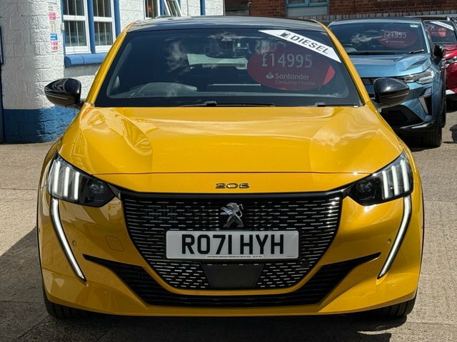 Peugeot 208 1.5 Bluehdi Gt Premium Hatchback Yellow #2
