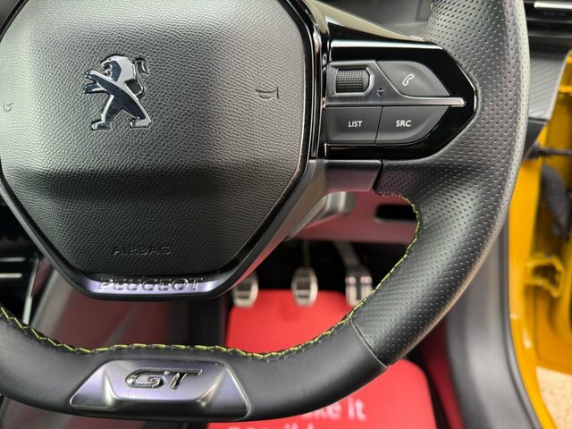 Peugeot 208 1.2 Puretech 100 Allure Black #59