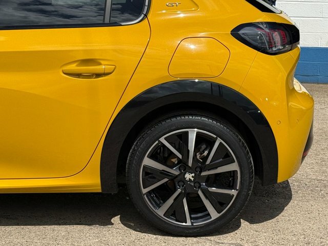 Peugeot 208 1.2 Puretech 100 Allure Black #21