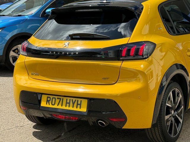 Peugeot 208 1.2 Puretech 100 Allure Black #32