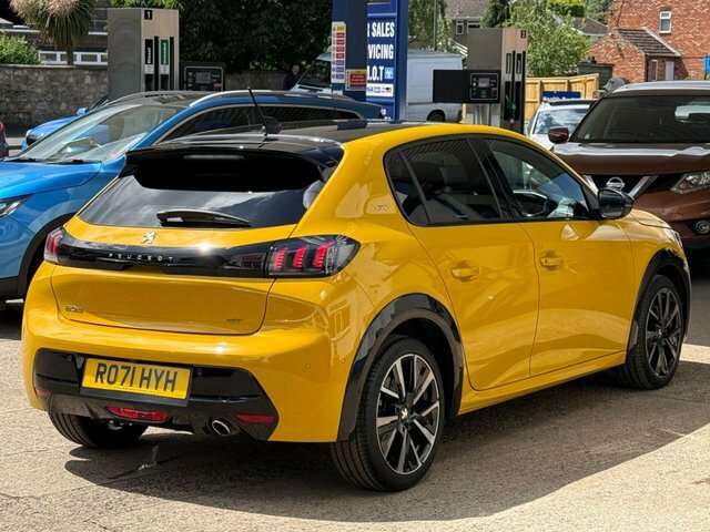 Peugeot 208 1.2 Puretech 100 Allure Black #33
