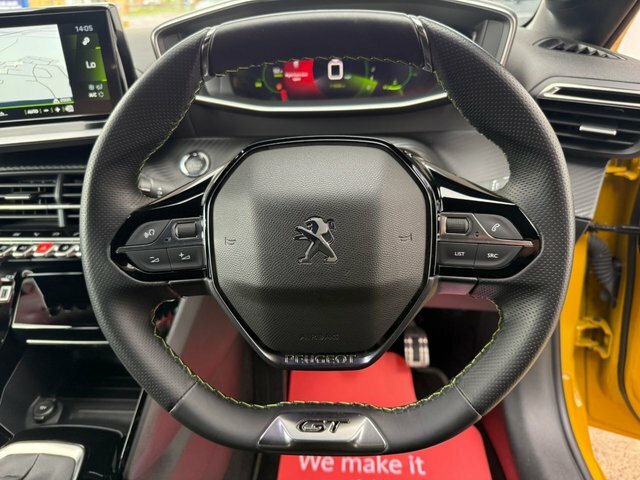 Peugeot 208 1.2 Puretech 100 Allure Black #57