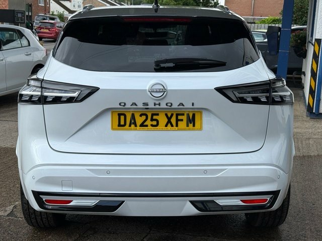 Nissan Qashqai Dig-t Mhev N-design Suv DA25XFM White #5