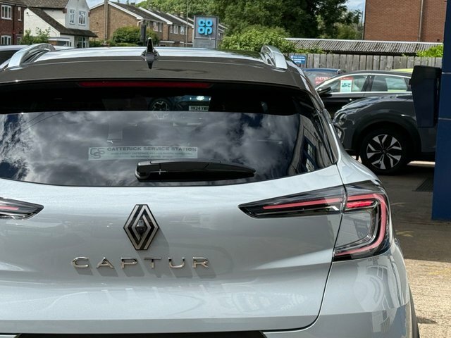 Renault Captur 1.6 E-tech Full Hybrid 145 Techno Grey #33