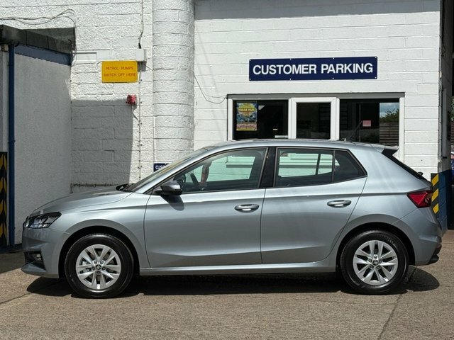 Skoda Fabia 1.0 Tsi Se Edition Hatchback Eur  #3