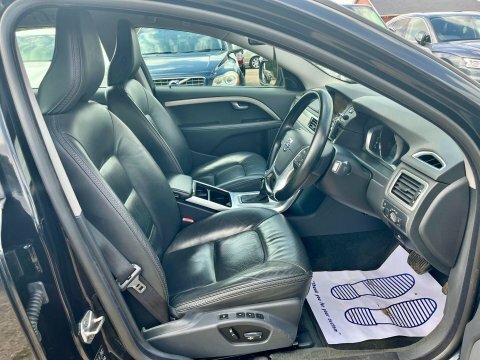 Volvo XC70 2.4 D4 Se Black #4