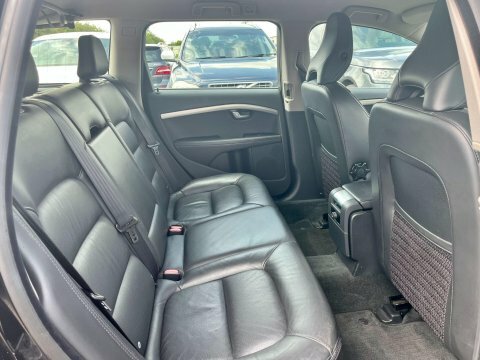 Volvo XC70 2.4 D4 Se Black #2