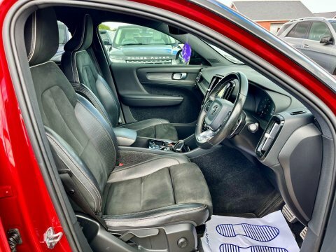 Volvo XC40 2.0 D4 R-design YV19HXP Red #4