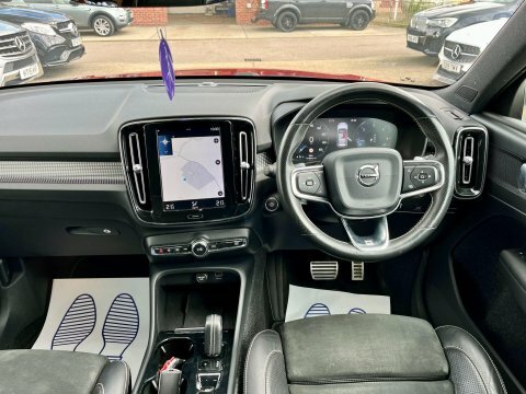 Volvo XC40 2.0 D4 R-design YV19HXP Red #5