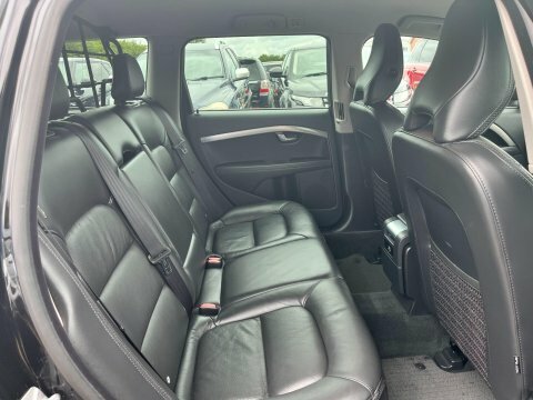 Volvo XC70 2.4 D5 Se Black #2
