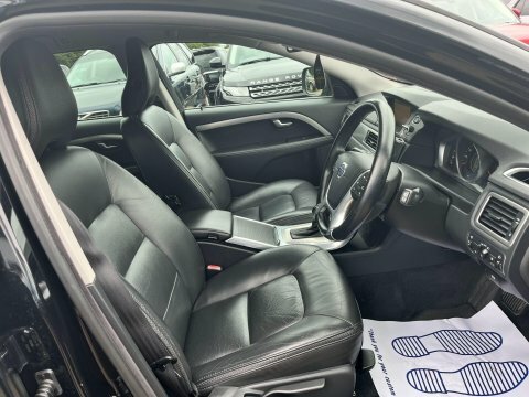 Volvo XC70 2.4 D5 Se Black #4