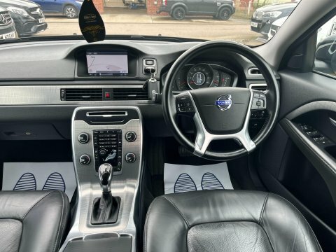 Volvo XC70 2.4 D5 Se Black #5