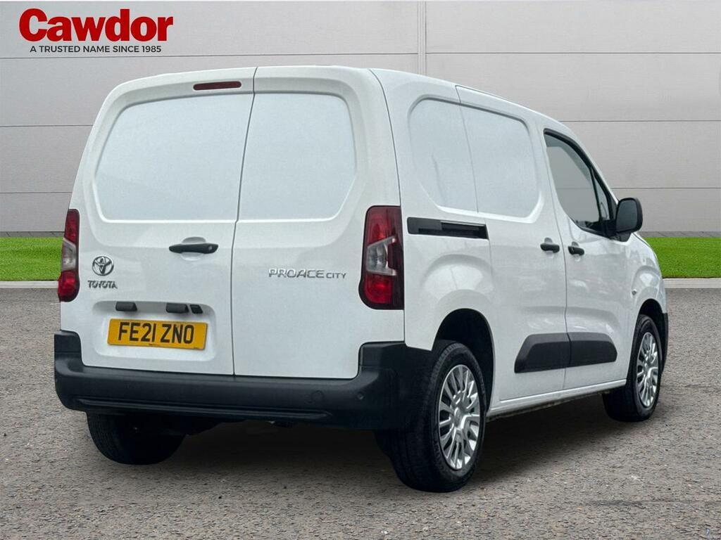 Toyota Proace City City Icon White #3
