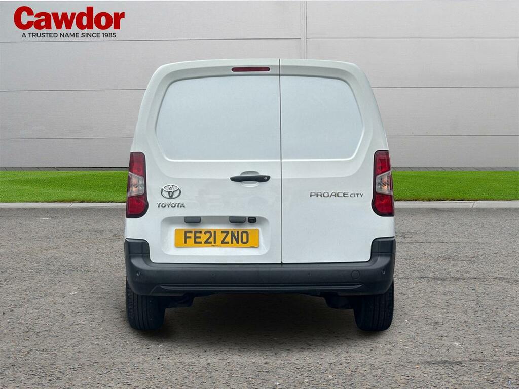 Toyota Proace City City Icon White #4