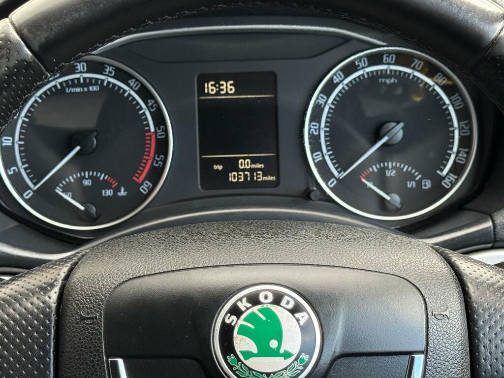 Skoda Octavia 1.4 Tsi Se Red #47