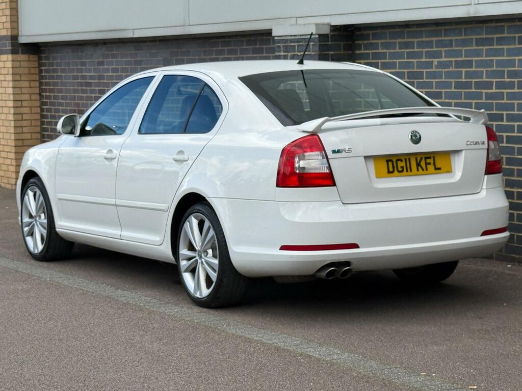 Skoda Octavia Vrs Limited Edition White #3